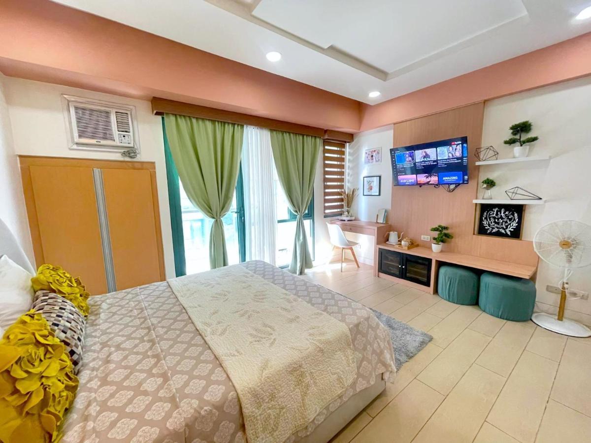 Two Palm Tree Villas Pasay Exteriér fotografie